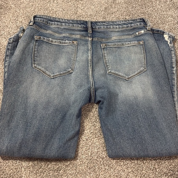 KanCan Distressed Jeans - Picture 5 of 5